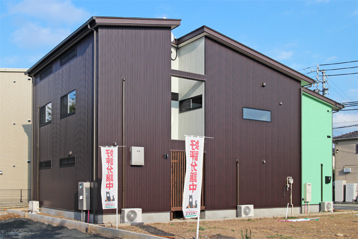豊川市：遊び心を詰め込んだ収納力抜群の美容室併用住宅